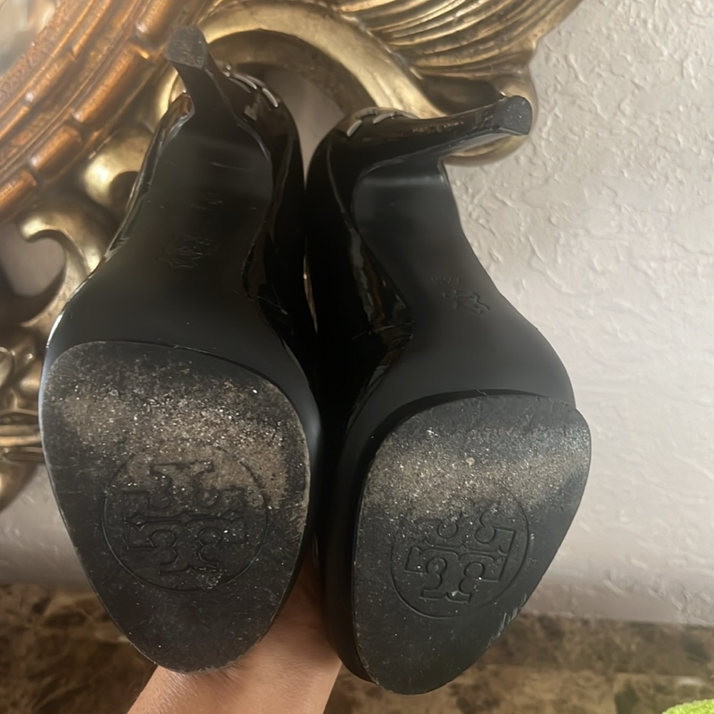 Adorable and cute authentic Tory Burch heel - Picture 6 of 11
